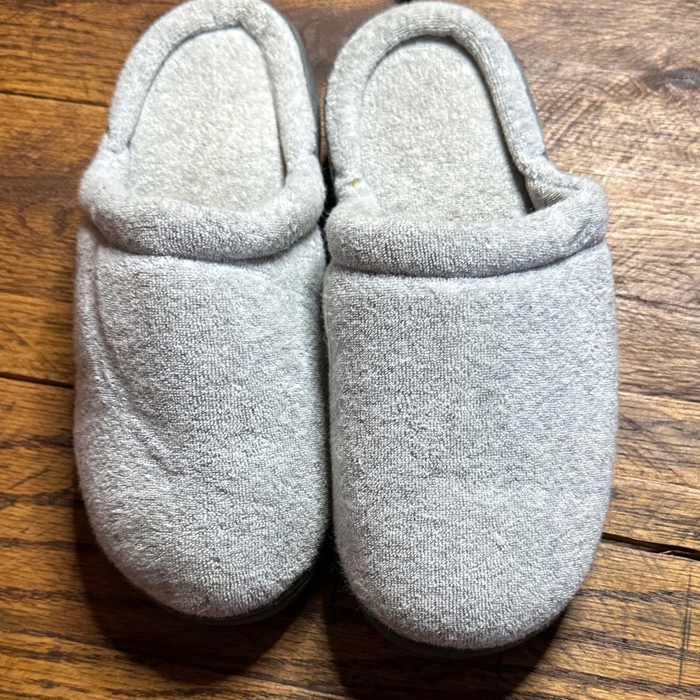 Isotoner Classic Slippers